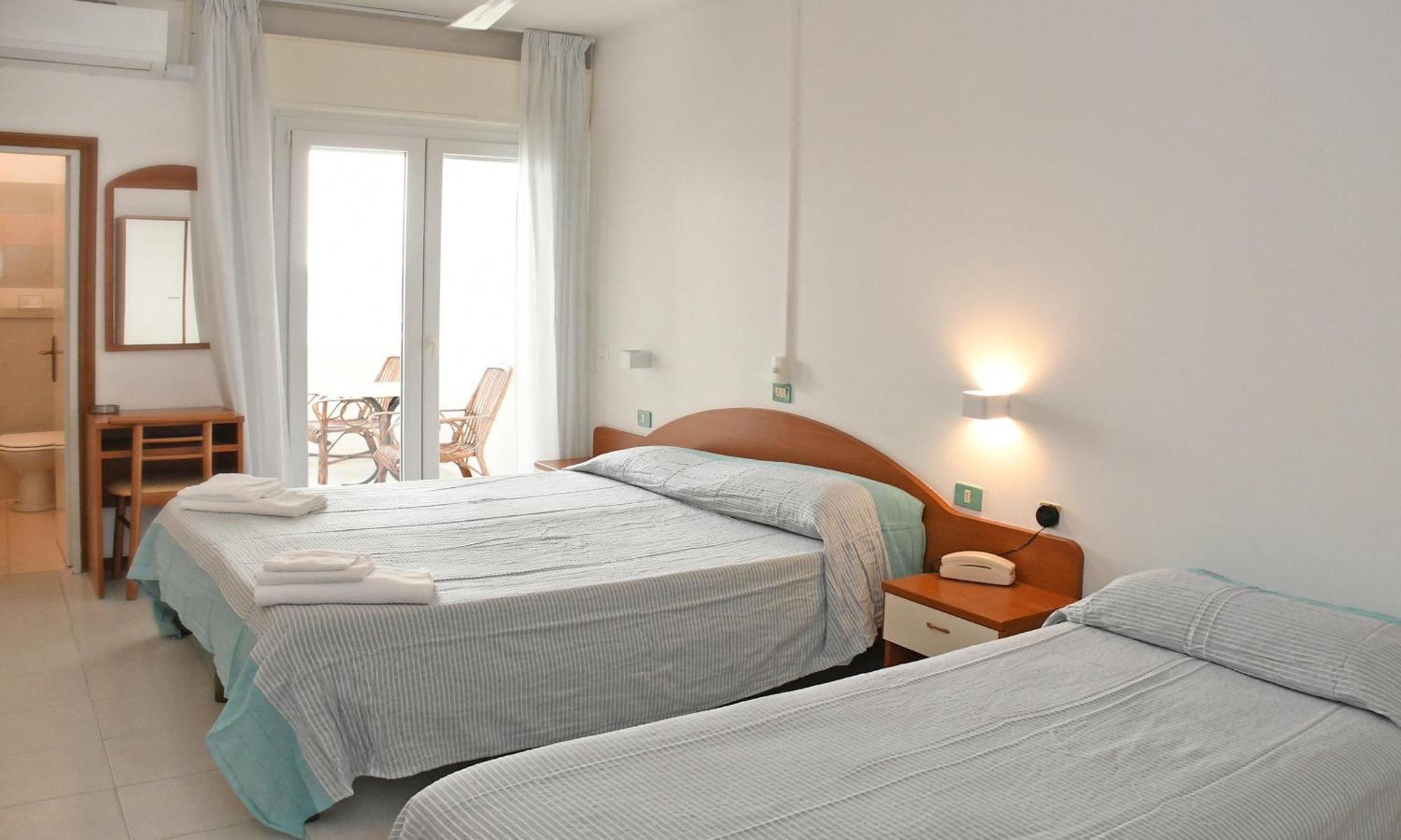 Hotel Exclusive In Pieno Centro - Nuova Gestione 2025 ริชโชเน ภายนอก รูปภาพ
