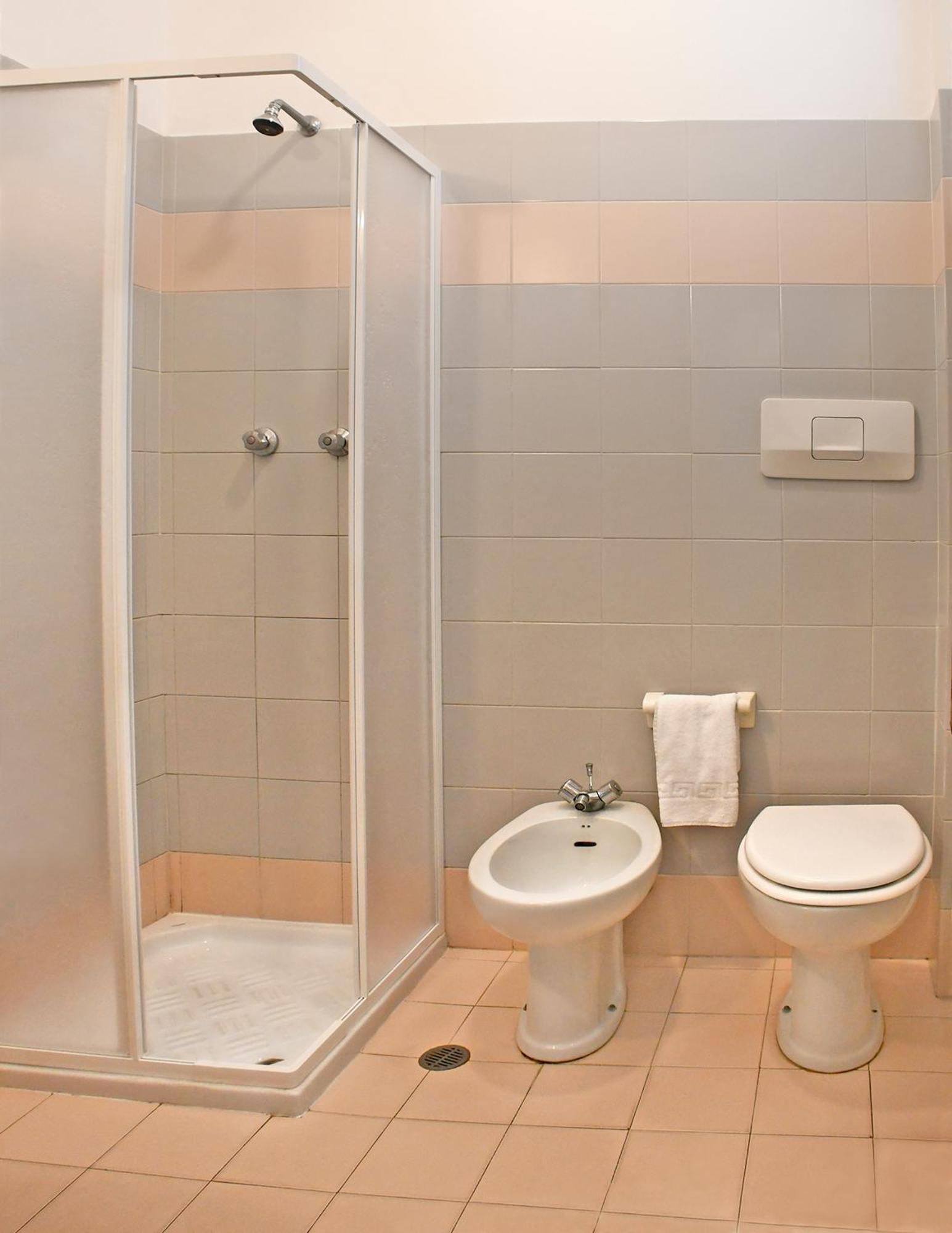 Hotel Exclusive In Pieno Centro - Nuova Gestione 2025 ริชโชเน ภายนอก รูปภาพ